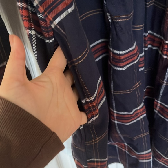 Uniqlo crew neck thigh long button down shirt with pockets M-L - Picture 5 of 7